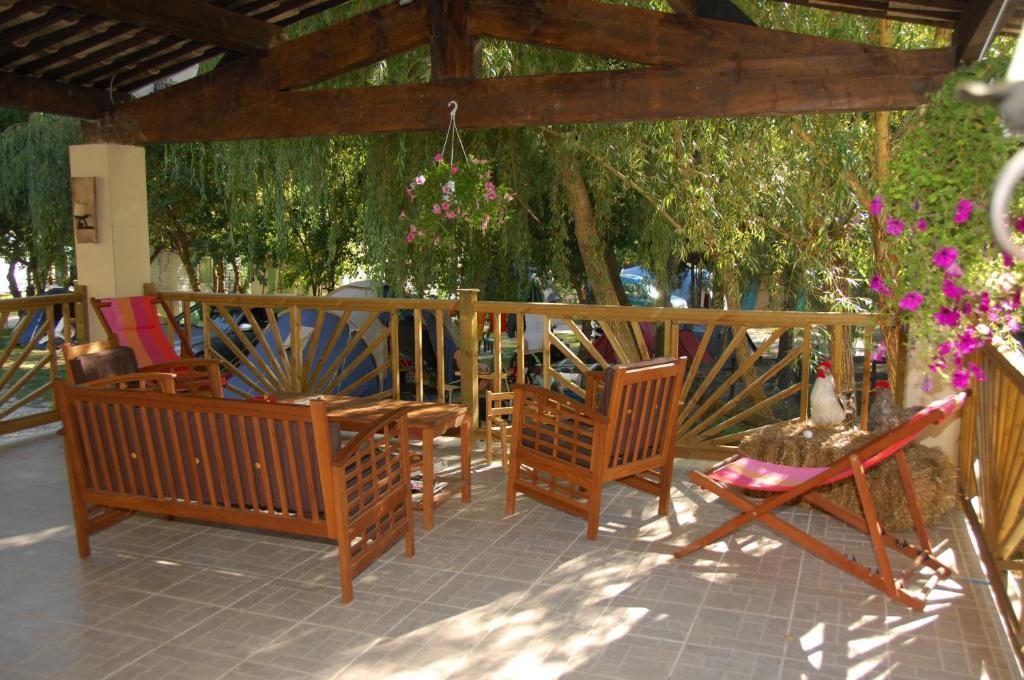 Camping La Ferme De Castellane Εξωτερικό φωτογραφία