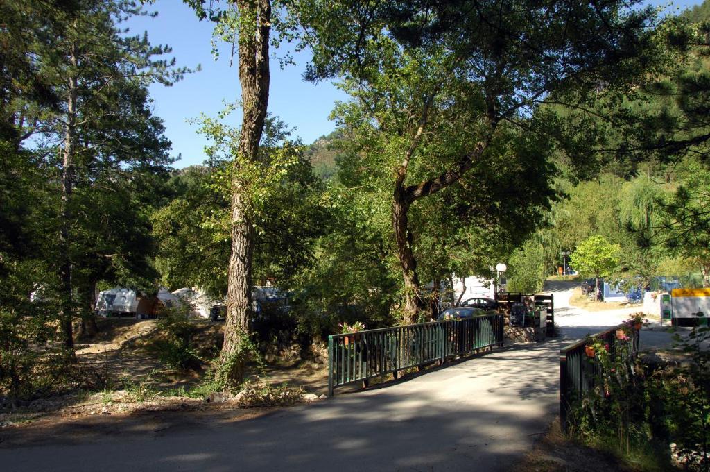 Camping La Ferme De Castellane Εξωτερικό φωτογραφία